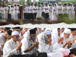 Kemarau Panjang, Wali Kota Lis Darmansyah Pimpin Salat Istisqa’ di Lapangan Pamedan
