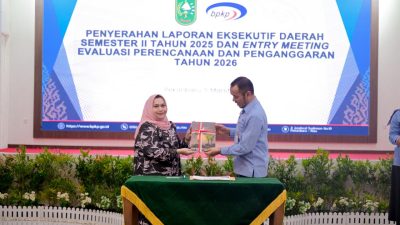 Tingkatkan Akuntabilitas, Bupati Bengkalis Terima Laporan Eksekutif Semester II dari BPKP