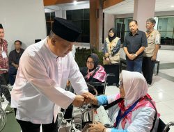 Plt Gubernur Riau SF Hariyanto Lepas 441 Jemaah Haji Kloter 4 Embarkasi Batam ke Madinah