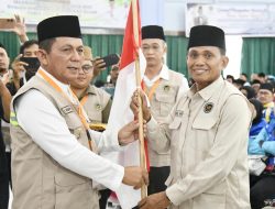 Gubernur Ansar Ahmad Lepas Kloter Pertama JCH Embarkasi Batam: Fokus Ibadah dan Jaga Kesehatan