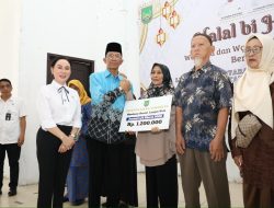 Bantuan Lansia Batam Naik Dua Kali Lipat, Amsakar-Li Claudia Sapa Warga Belakang Padang