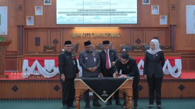 Wali Kota Lis Darmansyah dan DPRD Sahkan Perda Susunan Perangkat Daerah Baru