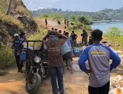 Sinergi Tanpa Batas: Warga Mampok dan Batu Brapit Kompak Perbaiki Jalan Semuak