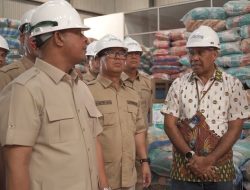 Kunjungi Gudang Bulog Batu Ampar, Endipat Wijaya Kawal Ketahanan Pangan Kepulauan Riau