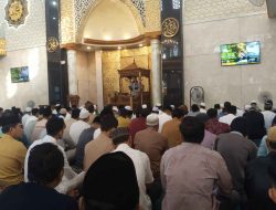 Tiga Pesan Pengorbanan dan Kesabaran Menggema di Masjid Besar Al Uswah saat Idul Adha 1447 H