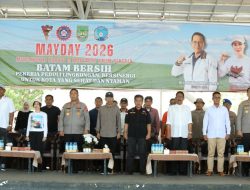 May Day di Batam Center: Pimpinan DPRD Dukung Tuntutan Buruh Terkait UU Ketenagakerjaan