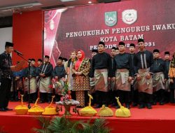 Erlita Amsakar Kembali Pimpin IWAKUSI Batam Periode 2026-2031