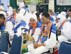 Lepas Kloter Terakhir Haji 2026, Plh Wali Kota Li Claudia Chandra Titip Pesan Ini