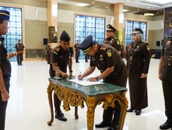 Kajati Riau Lantik Sejumlah Asisten hingga Kajari, Ini Daftar Lengkapnya