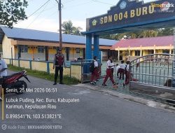 Antisipasi Macet Jam Sekolah, Polsek Buru Gelar Pengaturan Lalu Lintas Pagi di Lubuk Puding