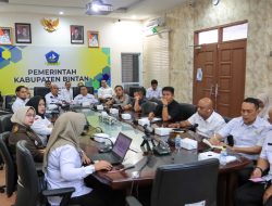 Gelar Rapat Juknis, Sekda Ronny Kartika Matangkan Pilkades Serentak 14 Desa di Bintan